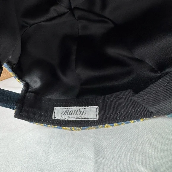 Mauri Gobelin Fabric & Alliagtor Hats - Picture 9 of 9